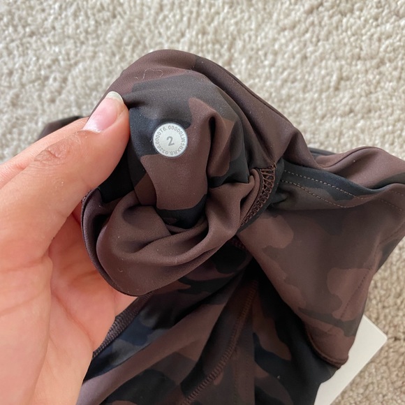 Lululemon Fast and Free Tight II 25" Heritage 365 Camo Brown Earth Multi size 2 - Picture 2 of 2